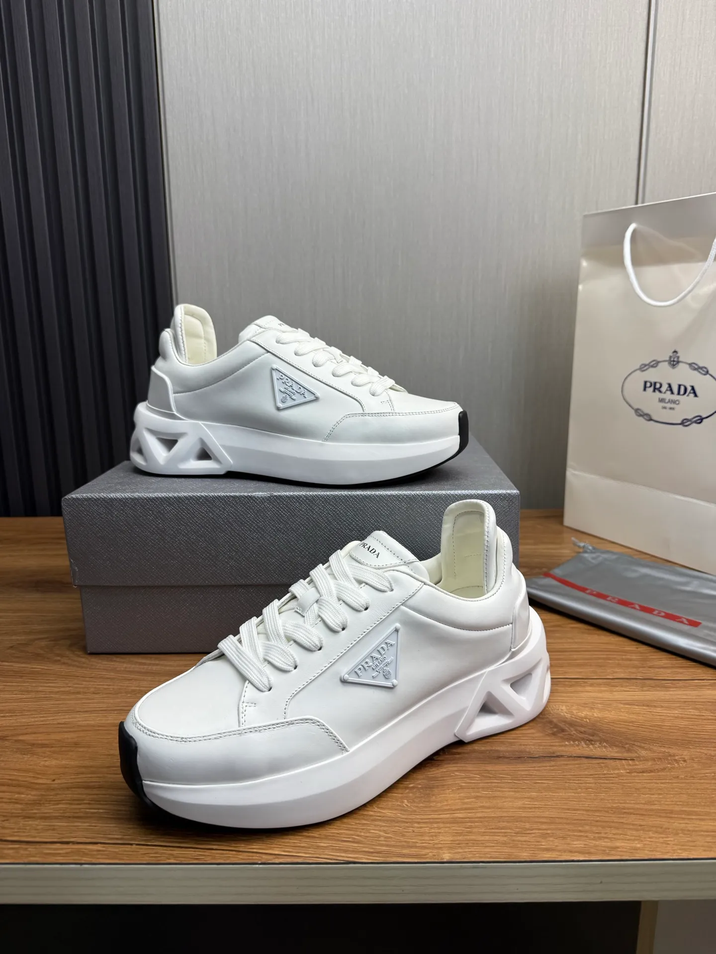 Men's shoes 💰660💰 [PRADA] Men's shoes are popular in the counter, high-quality shipments ✔️Official website synchronization, original imported cowhide + cowhide lining, 1⃣️ratio 1⃣️reproduction, original sole, 38-45